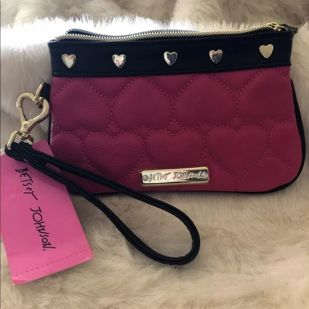 🆕 💋HP Betsey Johnson Pink Heart Be Mine Wristlet‼️FINAL SALE